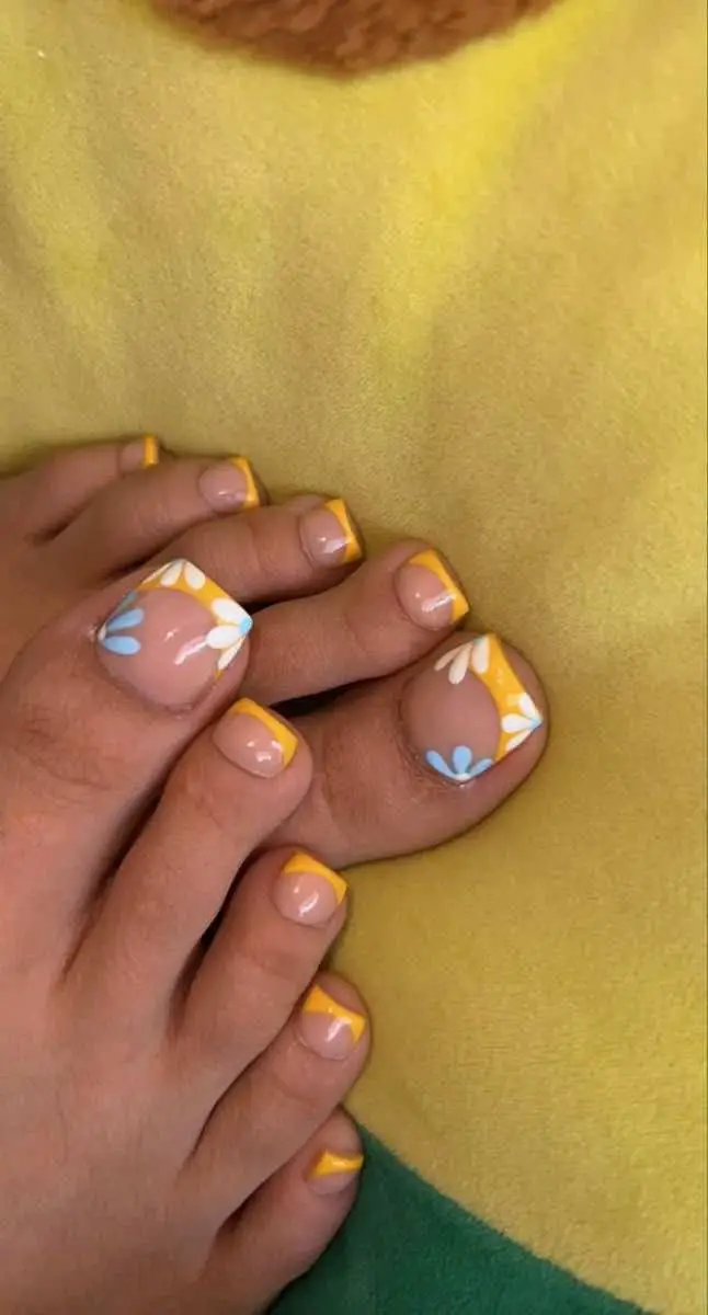 floral Toenails