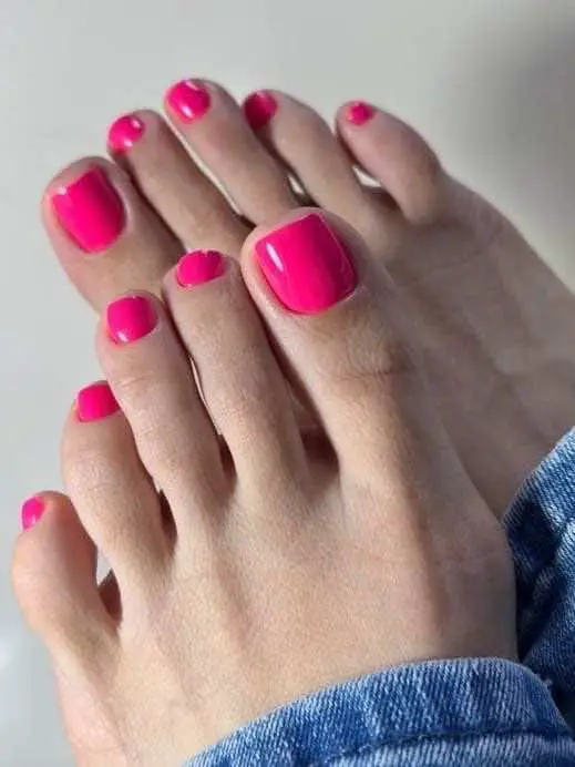 barbiecore Toes