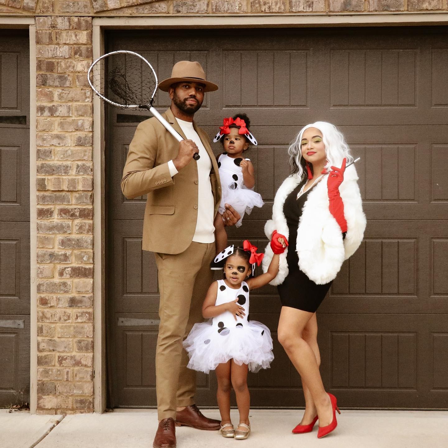 101 Dalmatians Family Halloween Costume Idea