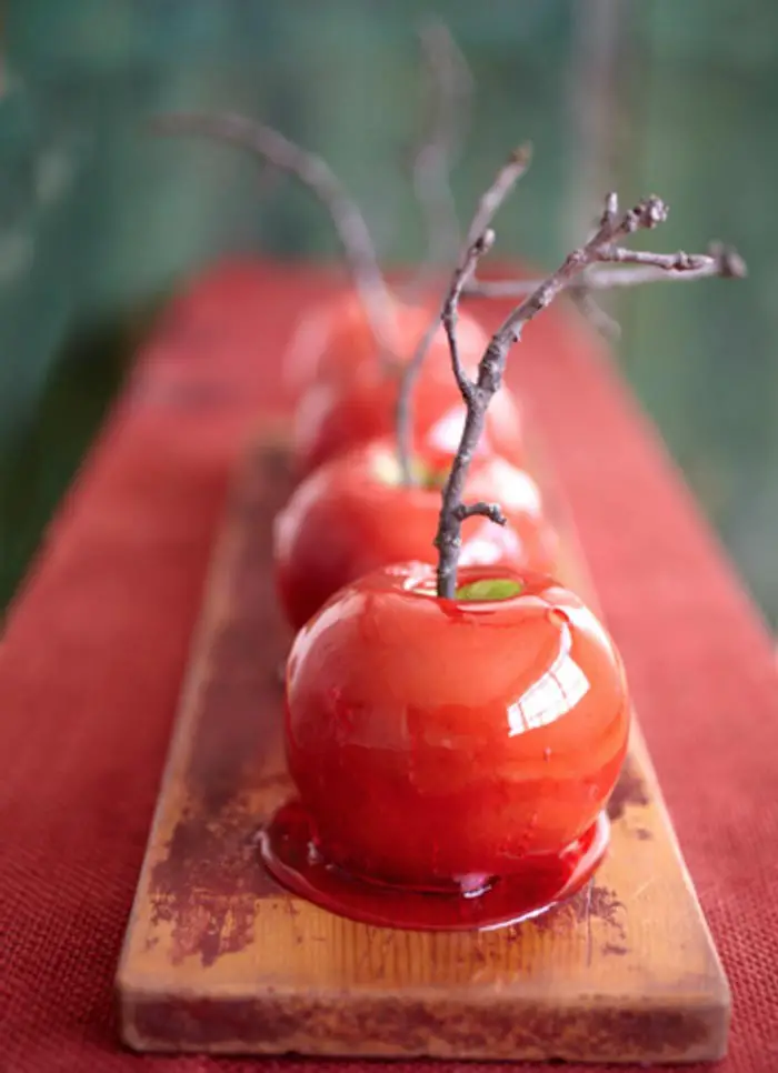 Snow White Toffee Apples...