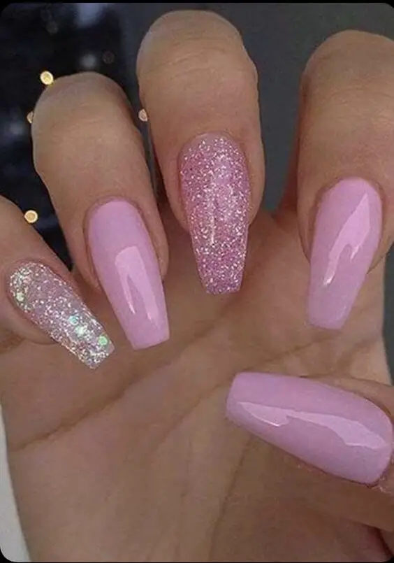 SPARKLY PINK NAIL DESIGNS